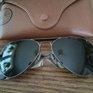 Ray-Ban Aviators With Gunmetal Frame And Gray Tinted Lenses. Brand New.